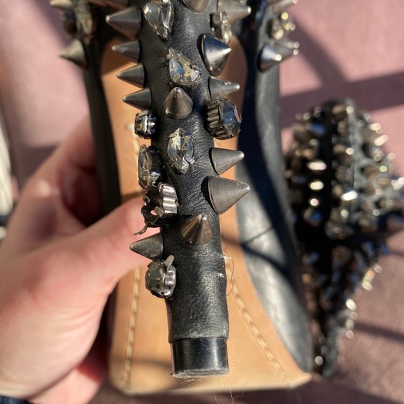 Amazing studded Sam Edelman heels! - Picture 4 of 8